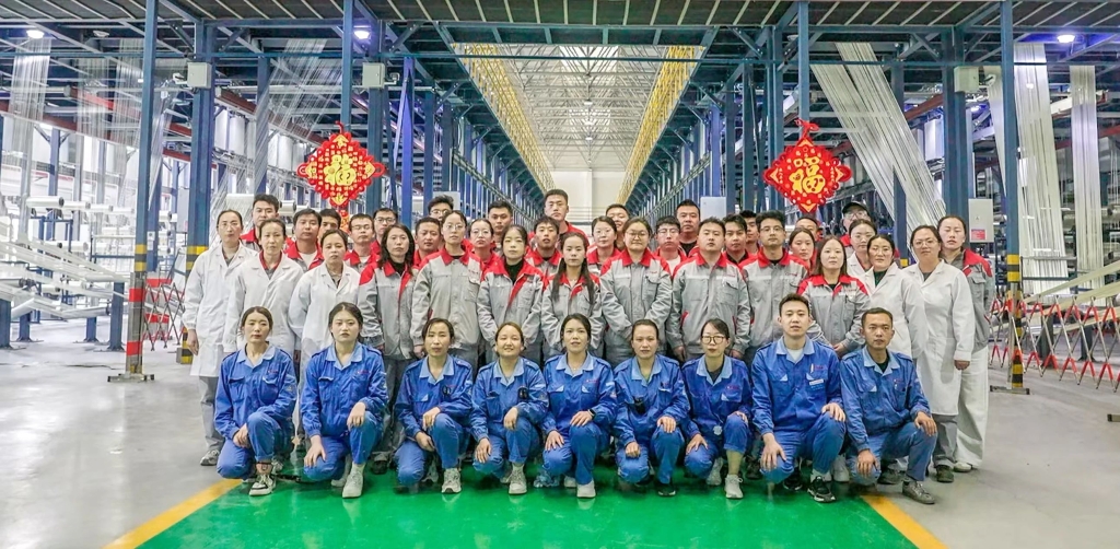 以“中國強度”鍛造大國筋骨：中復(fù)神鷹西寧公司青年團隊問鼎中國青年五四獎?wù)录w